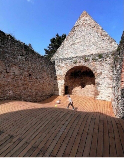 Zrkadlenie (zdroj: archív trenčinak)